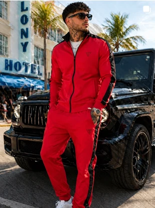Conjunto rojo Guess en Miami